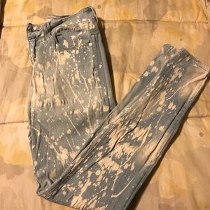 NWOT silence + noise skinny jean with bleaching